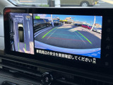 狭い場所での駐車や後退時に、安全をサポート。周囲の状況を把握しやすく、運転の負担を軽減。安全確認をサポートする機能。
