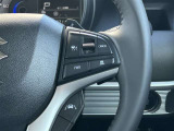 アダプティブクルーズコントロール操作部。ボタンで車間距離・設定速度を簡単調整。長距離ドライブの疲労軽減に効果絶大です。キズが目立ちやすいスイッチまわりですが、目立ったキズはございません。