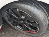 純正の17インチアルミホイールに「205/50R17 」タイヤを装着!