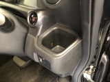 【ドリンクホルダー】こちらにドリンクホルダーがついています!