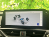 中央の大画面から車両のエネルギーフローを確認でき、タッチ操作で必要な情報にアクセスできます。視線を大きく移さず確認しやすい位置にあり、日々の運転をサポートします。