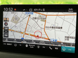 高精細な地図表示で、目的地までスムーズに案内してくれます。運転に集中しながら、安心してドライブを楽しめます。