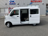 荷室幅がわかるサイドビュー。リヤドアは開閉しやすい持ち手の【縦型スライドドアハンドル】!
