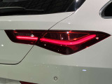 リアテールランプ。自動照度コントロール機能付きです。