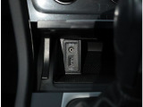 AUX、USBポート