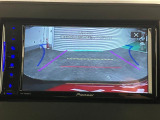 【バックモニター】ガイドライン表示機能付きバックカメラ装着車です。バックでの駐車時など後方の安全確認ができて安心安全です♪