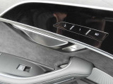 シートメモリー機能を搭載。お好みのシートポジションを記憶し、スムーズに呼び出すことが可能です。