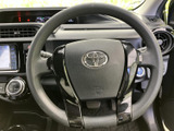 握りやすく操作しやすいステアリング。快適なドライビングポジションを実現し、長距離運転でも疲れにくい設計となっています。