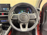 ステアリングスイッチ搭載!手を離さずに手元のスイッチでさまざまな操作が可能。運転中、視線をそらさなくても操作ができて安全です!