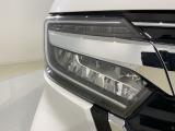 LEDヘッドライトは、点灯の瞬間から最大光量を発揮し、突然暗くなるトンネルなどでの安定感を高めます。
