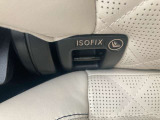 メルセデス・ベンツの定める厳しい基準をクリアしたお車のみをご案内させて頂きます。納車前整備はメーカー規定に基づき当店3Fの指定工場で入念に行なわれます。熟練のメカニックがお客様のお車を整備致します。