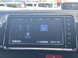 ラジオやCD、Bluetooth接続など、多彩なソースに対応。お好みの音楽で快適なドライブをお楽しみいただけます。TV機能も充実しています。