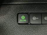 ★ECONスイッチ★ エコドライブを加速しよう!スイッチをONにすると、運転の仕方によるロスを抑え込み燃費をよくするようクルマが頑張ります(*^ー^*)燃費向上にチャレンジ♪
