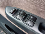 納車前整備は提携工場にて行い、納車時整備記録簿を発行いたします。基本交換消耗品については整備欄をご参照ください。