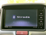 鮮明な画面で、快適なドライブをサポート。各種機能が直感的に操作でき、スムーズなカーナビゲーションを実現します。お出かけがさらに楽しくなります。