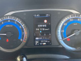 メーター中央部にドライブアシストディスプレイがあり、ドライバーに必要な車両情報を表示してくれます♪