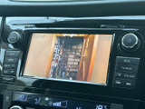 停車中にテレビ映像を視聴でき、休憩時間など車内で過ごすひとときをサポートします。画面表示や時刻も確認でき、使いやすさに配慮された装備です。