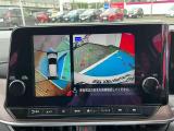 『アラウンドビューモニター』はスムーズな駐車と安全確認をサポートします。