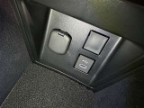 シガーソケット用の充電器が使用可能です!