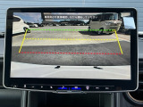 バックカメラも装備しております。車庫入れの苦手なお客様、もうご心配いりません。バックカメラがあれば、ぶつける心配無し?!重宝します!!
