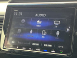 お好みの音楽を車内で楽しめます。様々なソースに対応し、快適なドライブのお供に最適です。高音質で心地よいサウンドを体感してください。