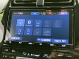 多様なソースに対応し、こだわりのサウンドを楽しめます。お気に入りの音楽を聴きながら、快適なドライブをお過ごしください。使いやすいインターフェースも魅力です。