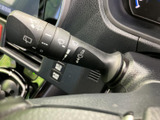 様々な情報を表示できるモニター。車両情報や設定変更など、運転に必要な情報をひと目で確認できます。使いやすさを追求しました。