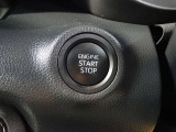 【プッシュスタート】カギをポケットやバッグに入れたままでエンジンの始動やドアロックの施錠・開錠ができます!荷物が多い時に便利ですね!