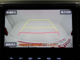バックモニター装着車は後退時の強い味方です♪車庫入れや縦列駐車の際、後退操作の参考になるガイドラインをナビ画面に表示します。