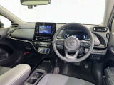 運転席まわりです。 各操作スイッチは使いやすい位置に配置されてます。