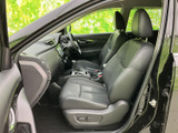 ドライバーの視界を妨げない、広々とした室内空間。操作しやすい配置で、安全運転をサポートします。
