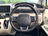 【純正革巻きステアリング】上質な革を使用することで、手にしっかり馴染みとても運転しやすいハンドルです♪