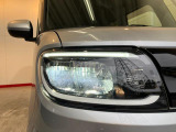 お客様に気持ち良く乗っていただけるよう、工具を使わず取り外せる部品は全て取り外し清掃しております。シート可動の場合は、シートを動かし裏側まで清掃を行っております。