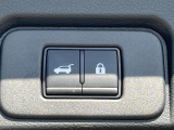 【パワーバックドア】スマートキーや運転席のボタンを押すだけでリアゲートが自動で開閉します!荷物を持っている時や、高い位置にあるバックドアを閉める際に便利な機能です♪