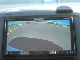 バックカメラ装備しております。駐車時に大変役に立ちますよ。駐車が苦手な方にも便利機能です。