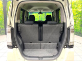 普段のお買い物や通勤、送迎等に十分な荷室スペースを確保しております。セカンドシートを倒すと、大きな荷物の積載も可能です♪