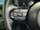 ステアリングスイッチ装備!運転しながら手元でオーディオの操作などができます。