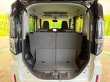 普段のお買い物や通勤、送迎等に十分な荷室スペースを確保しております。セカンドシートを倒すと、大きな荷物の積載も可能です♪