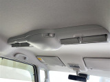 【 後席エアコン 】後席にもエアコンがついておりますので、車内全体を快適な温度に調節いただけます♪