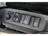 運転席はオート機能付のパワーウィンドウです!