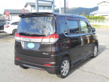 県外のお客様との取引実績もありますので、登録納車等ご相談頂ければ対応可能です。まず、営業担当までご連絡下さい。