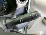 操作しやすい位置に配置されたウインカーレバー。繊細な操作で、安全な車線変更をサポートします。
