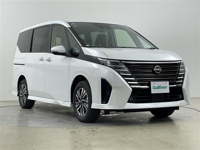 セレナ 1.4 e-4ORCE ハイウェイスターV 4WD 4WD 修復歴無し