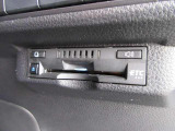 【ETC車載器】は、ビルトインタイプですっきり収納され、見た目も使い勝手も満足のアイテムです。