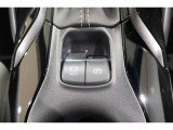 ■電動パーキングブレーキを搭載。スイッチ操作でパーキングブレーキを作動・解除することが可能ですので、操作の力が不要!、慣れるととても楽ちんですよ♪