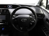 各操作スイッチなどもハンドルから手を放すことなく操作可能で安全運転に支援いたします!