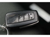 ■スマートキー■ 鍵を身に着けていれば、ドアの施錠・開錠が可能です!バッグから鍵を探し出す必要もないので、たくさん荷物を持っていたり雨の日傘をさしている時にも便利ですね!
