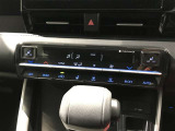 オートエアコンです。温度設定ができます。冷え性の方が乗っても安心ですね♪