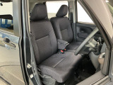 【運転席・助手席】内装ルームクリーニング済みです。しっかり綺麗にしていますので、是非、お確かめください。車に自信があるからこそ、是非一度ご来店頂き内外装も見てもらえると幸いです。