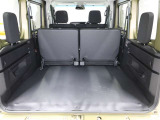 スクエアなパッケージ設計でゆとりの広さ♪バックドアも大きく開くので荷物の積み下ろしもスムーズです!!